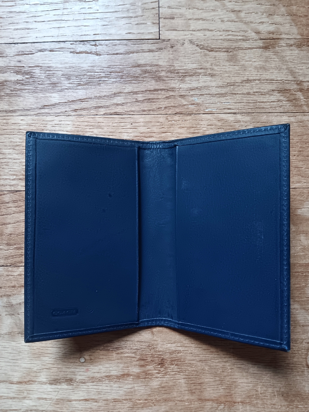 Vintage Coach Men's Navy Blue Slim Genuine Leather Billfold Wallet